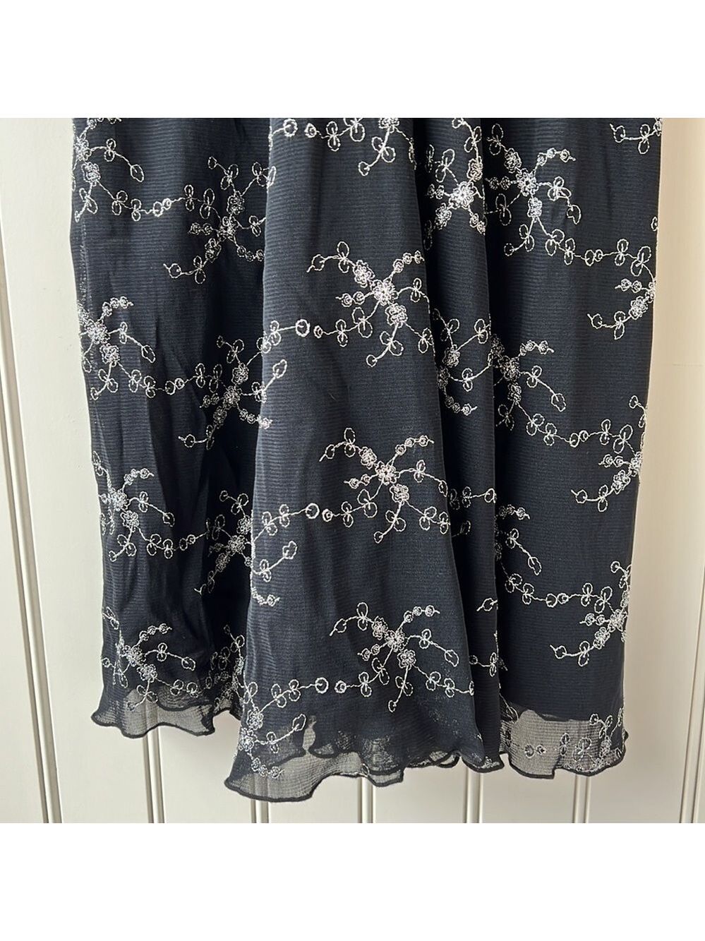 le CHÂTEAU Black V Neck Sleeveless Dress Size Small - Picture 3 of 13
